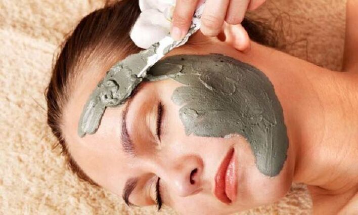 Auftragen einer Maske zur Verjüngung
